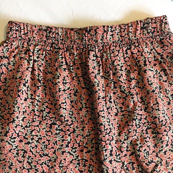 Brandy Melville Skirt - Picture 2 of 5